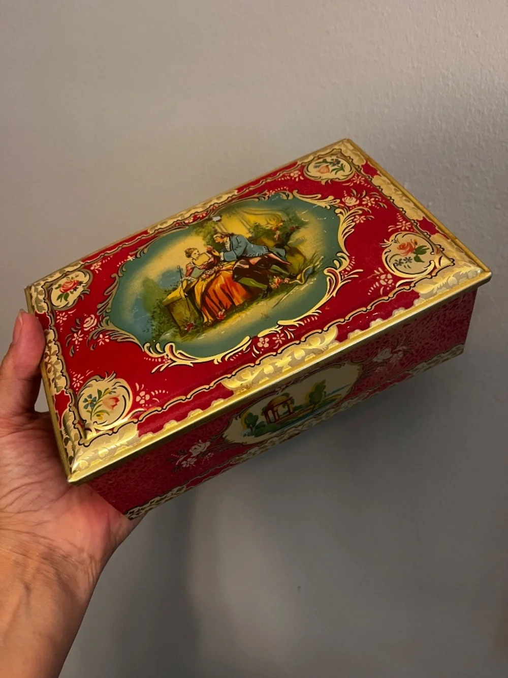 Vintage Made in England Romantic Tin Box | Rococo Courting Couple